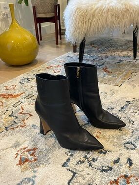 Coach Carter Pointed Toe Leather Ankle Boot